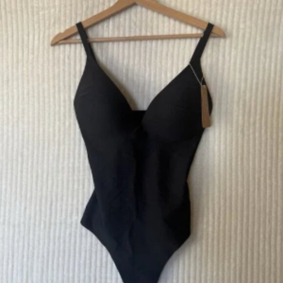 SKIMS BODY PUSH-UP THONG BODYSUIT ONYX Size Medium New With Tags $128 - Picture 6 of 6